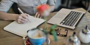 Freelance Writer How To: Balance Work & Life as a Freelancer